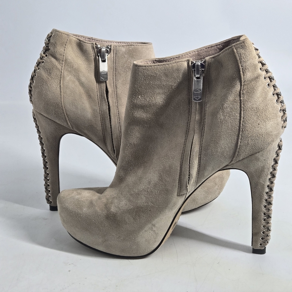 Vince Camuto Booties Tan Suede Lesther Cannon Chain 7